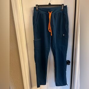 Figs women’s deep reef yola high waisted 2.0 skinny scrub pants. Size medium